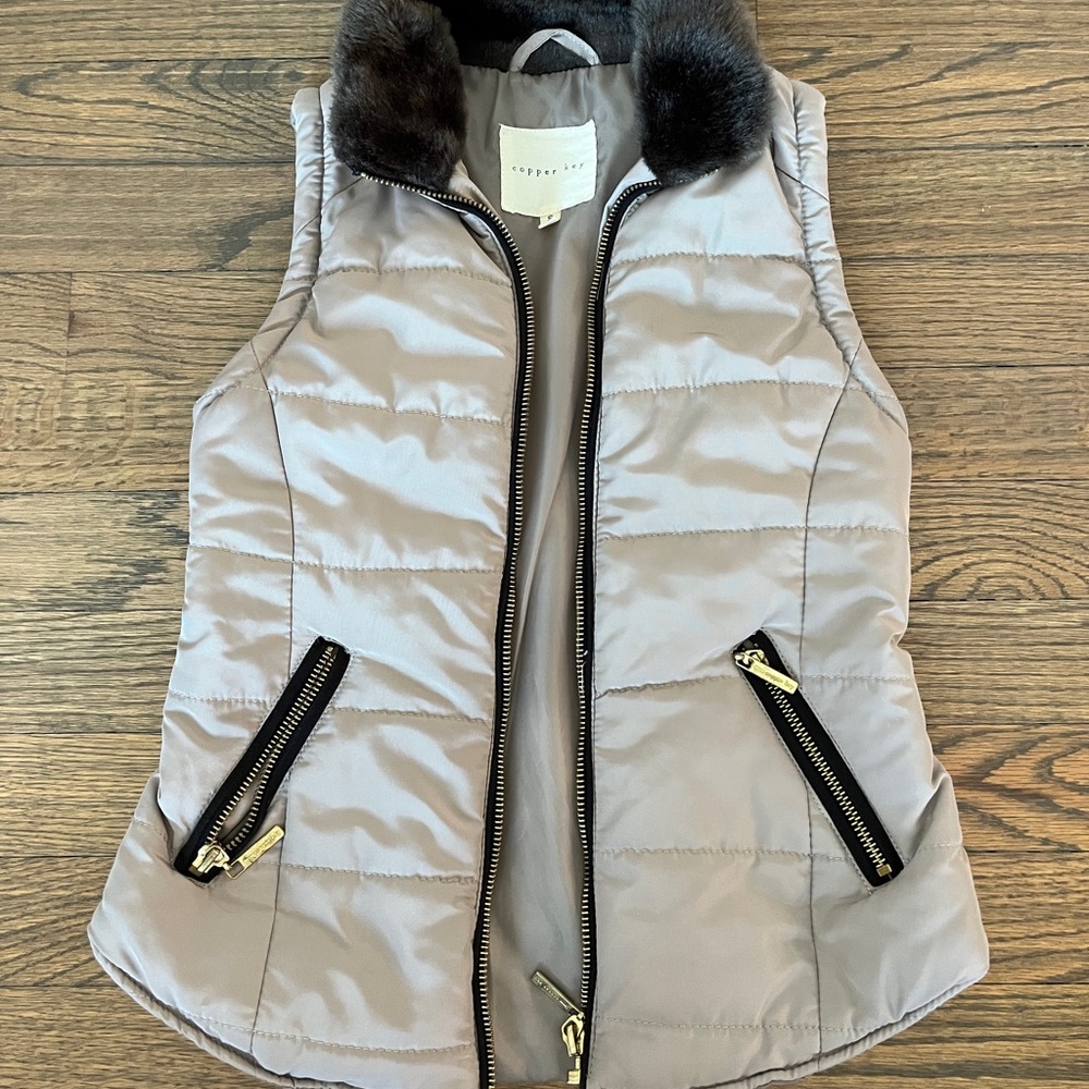 Girl’s Gray Puffer Vest with Faux Fur Collar